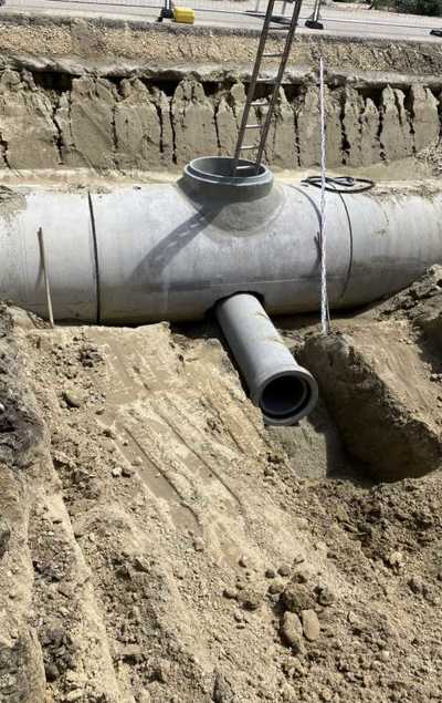 Rólunk Máté László